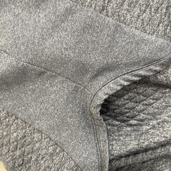 Columbia Hoodie - Picture 10 of 10